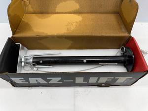 lot 77 image: CAMCO EAZ LIFT SLIDE-OUT SUPPORT