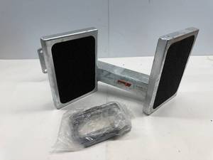 lot 84 image: EXTREME MAX TRAILER TONGUE STEP