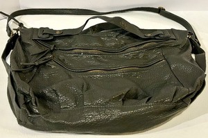 lot 132 image: Deena & Ozzy Pebbled Leather Shoulder Bag - Black