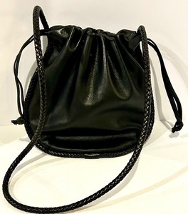 lot 143 image: De Vecchi Leather Handbag - Made in Italy - Black Crossbody with Braided Strap