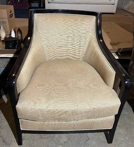 lot 11 image: Vintage Baker Lounge Chair