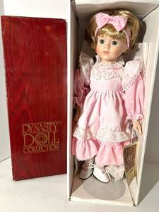 lot 39 image: Dynasty Doll Collection Suzie - Porcelain Fashion Doll in Pink Lace Dress