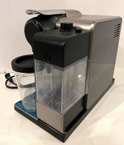 lot 50 image: Nespresso DeLonghi Capsule Espresso Machine