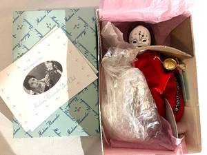 lot 58 image: Madame Alexander Doll - Hickory Dickory Dock - 11650