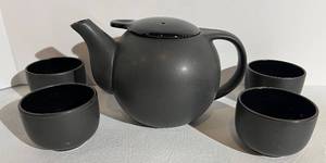 lot 61 image: Pier 1 Imports Teapot & 4 Cups Matte Black Ceramic Tea Set - Made in Japan