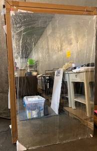 lot 89 image: NEW IN BOX - X30017 SR-1 LED Bathroom Mirror