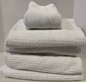 lot 95 image: DKNY,  Hotel Collection Towels, Hotel Balfour - White CottonModal Bath Towel Set (Lot of 5)