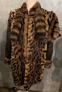 lot 102 image: Leopard Print Fur Coat - Made in France, 100% Acetate Lining