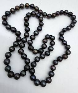 lot 217 image: Iridescent Natural Black Pearl Bead Necklace