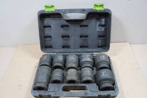 lot 26 image: Pittsburgh Pro 1 Drive SAE Impact Sockets - 1316-2