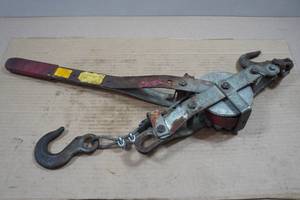 lot 29 image: 1 Ton Cable Come Along