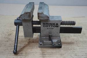 lot 54 image: Brink & Cotton 3-12 Bench Vise