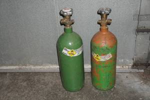 lot 65 image: 2 Small Oxygen Tanks