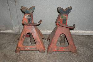 lot 68 image: MVP Heavy Duty Jack Stands