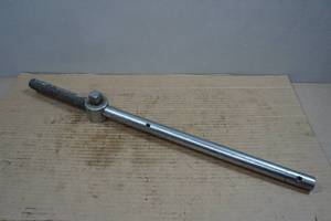 lot 74 image: Wright 34 Drive Bull Bar