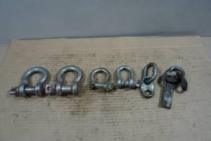 lot 97 image: Screw Type Clevises and Lifting Brackets