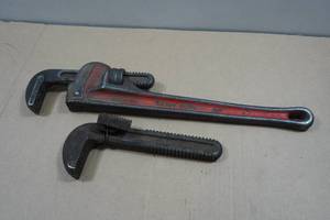 lot 104 image: Ridgid Heavy Duty 18 Pipe Wrench with Extra Jaw