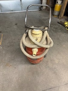 lot 121 image: Vintage Matco Tool Shop Vac
