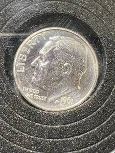 lot 14 image: 1961 US PROOF ROOSEVELT DIME IN CASE