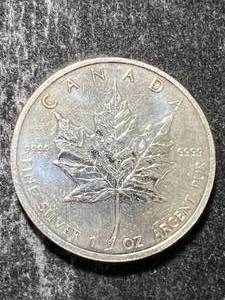 lot 41 image: 2013 CANADIAN MAPLE LEAF 1 TROY OZ .9999 FINE SILVER