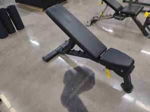 lot 12 image: Weight Bench