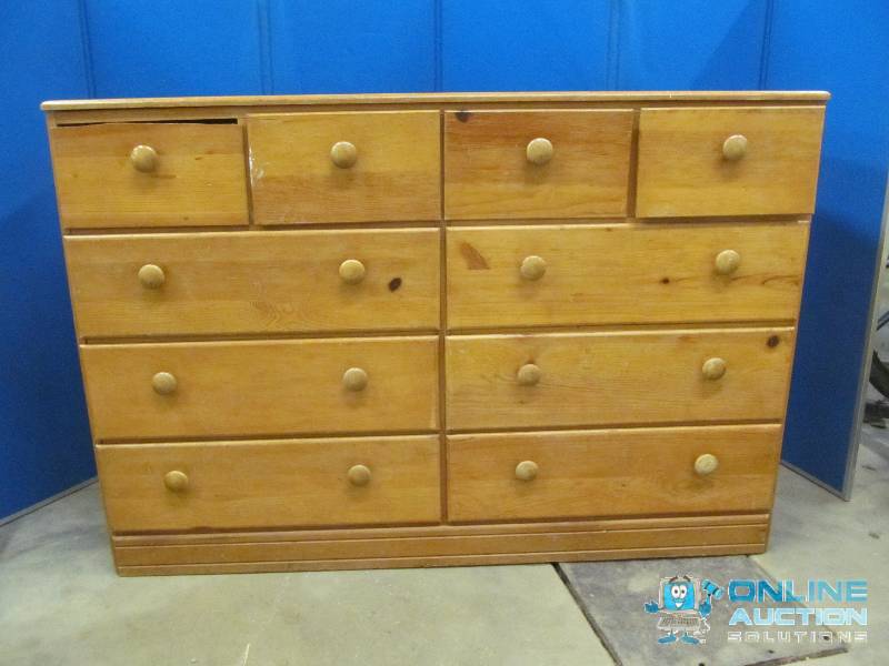 lot 1 image: Chest of drawers