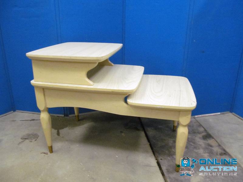 lot 3 image: Vintage