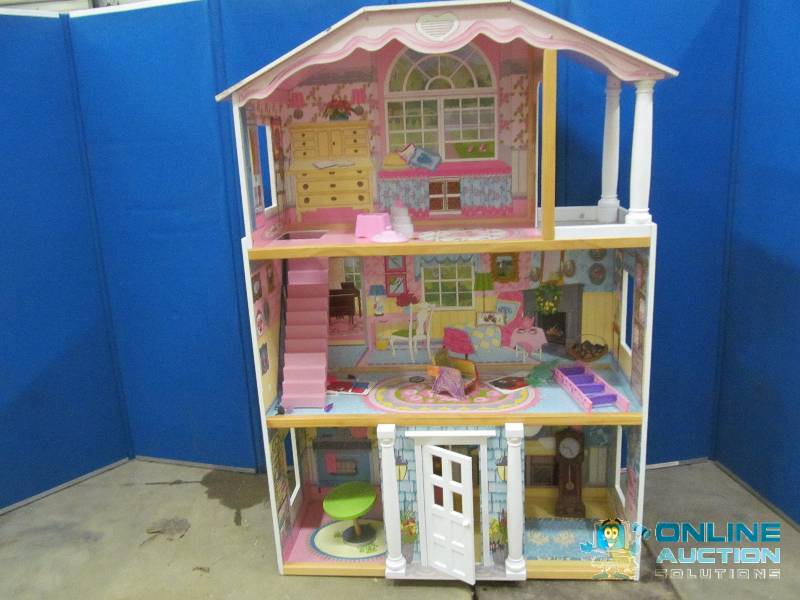lot 6 image: Doll House