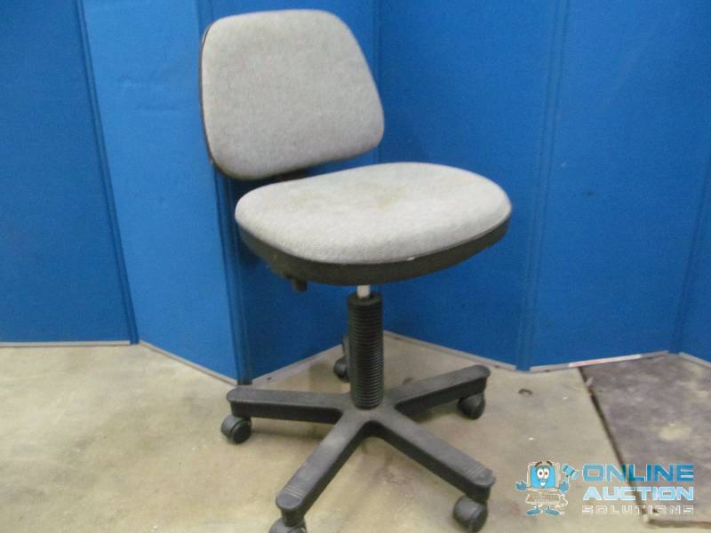 lot 14 image: Office Chair