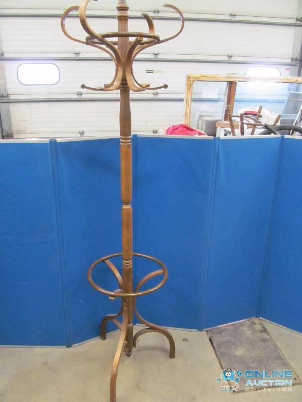 lot 18 image: Hall Table