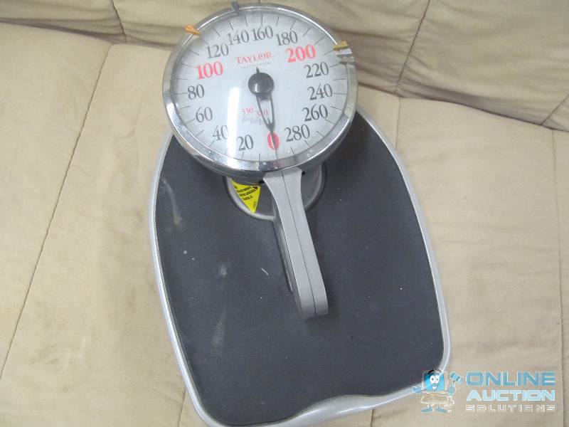 lot 33 image: Scale
