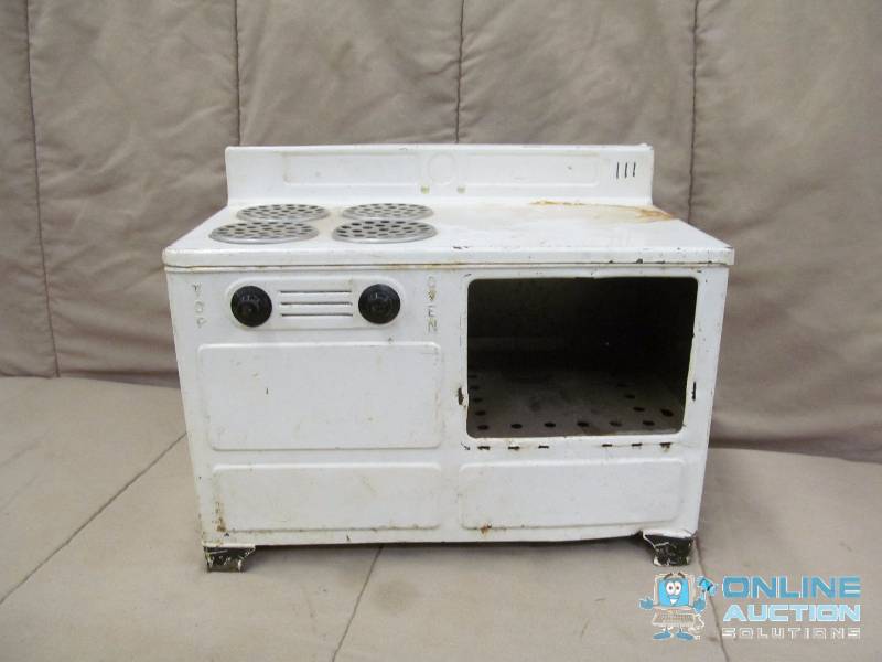 lot 36 image: Vintage