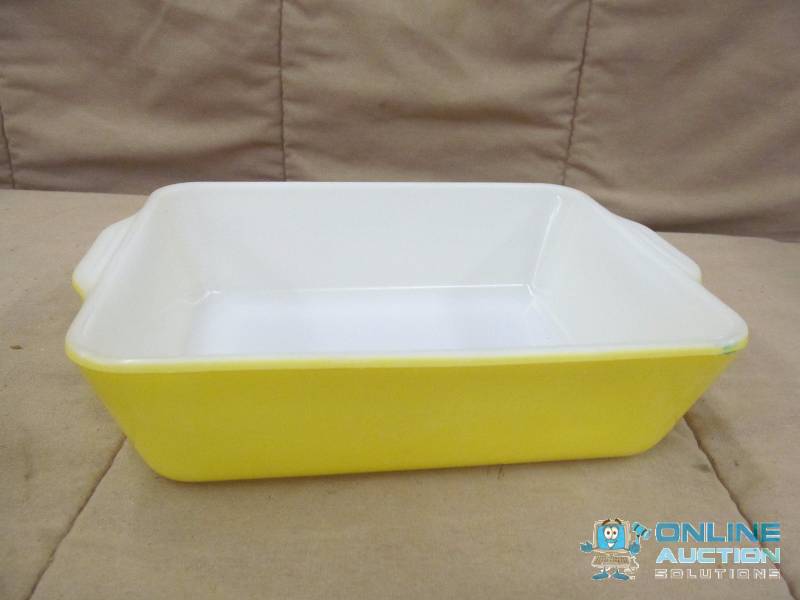 lot 49 image: Pyrex
