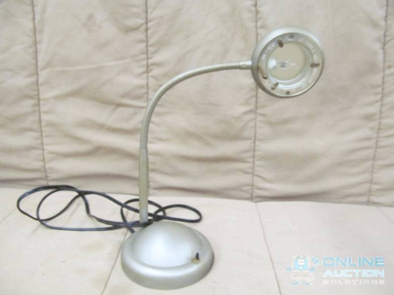 lot 58 image: Vintage