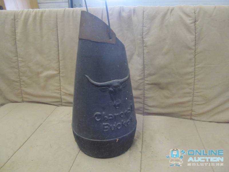 lot 106 image: Bucket