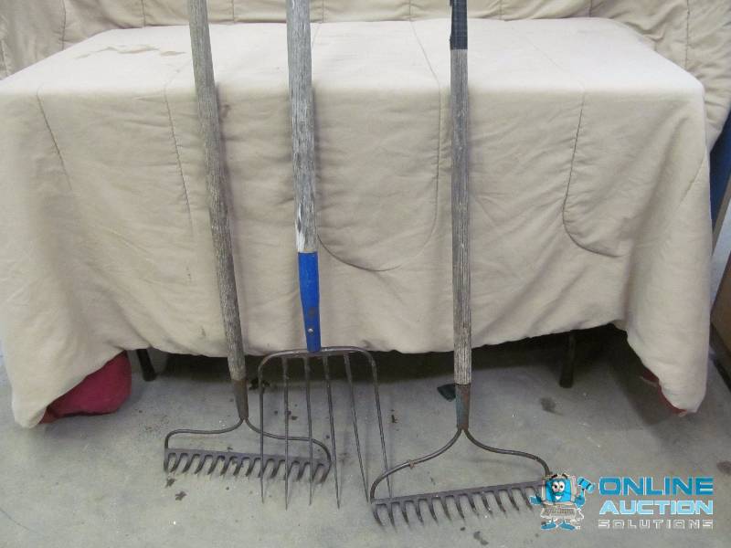 lot 144 image: Pitch fork