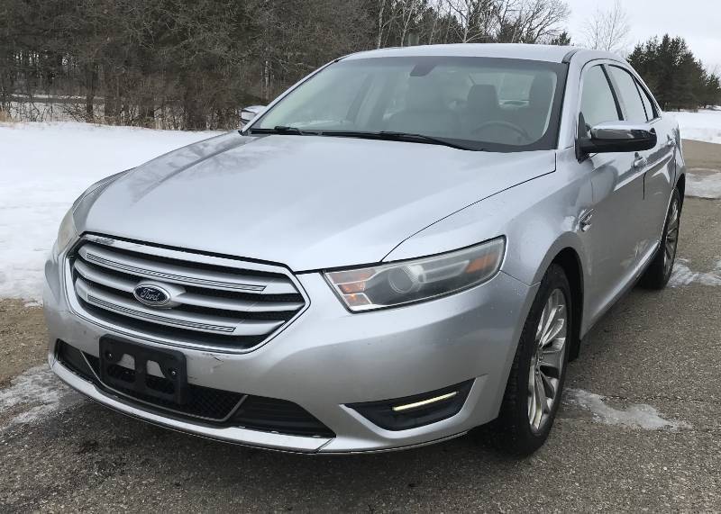 lot 2 image: 2015 Ford Taurus LTD