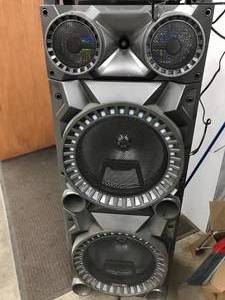 lot 104 image: DRAGON TECHNOLOGY SPEAKER SYSTEM