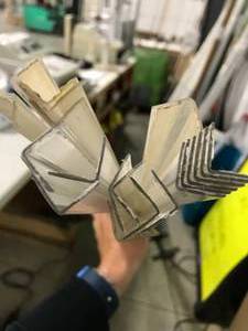 lot 117 image: CORNER PLASTIC STRIPSPROTECTOR