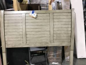 lot 99 image: WOOD HEADBOARD, DAMAGED