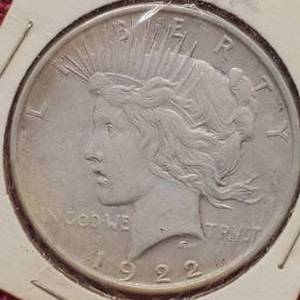 lot 38 image: 1922 Silver Peace Dollar