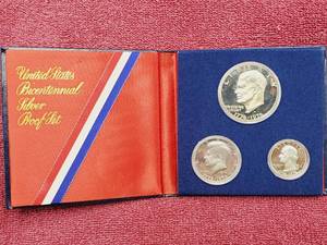 lot 62 image: 1776-1976 40% Silver Dollar, Half & Quarter in Folder