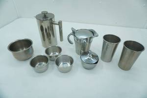 lot 11 image: French Press , thermo container, stainless steel bowls