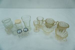 lot 26 image: Vintage Glassware Lot
