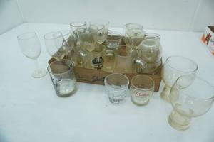 lot 27 image: Vintage Glassware Lot