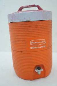 lot 63 image: Rubbermaid Water Cooler