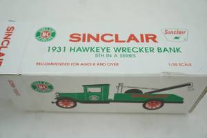 lot 96 image: Vintage Ertl 1931 Sinclair Hawkeye Wrecker Bank. die cast metal 125 scale