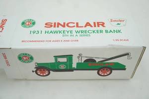 lot 99 image: Vintage Ertl 1931 Sinclair Hawkeye Wrecker Bank. die cast metal 125 scale