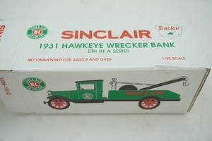 lot 101 image: Vintage Ertl 1931 Sinclair Hawkeye Wrecker Bank. die cast metal 125 scale