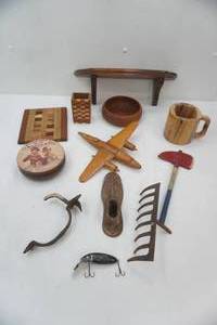 lot 120 image: Vintage Hersheys Collector Tin, Wooden Collectibles, Metal Collectibles, Vintage Fishing Lure